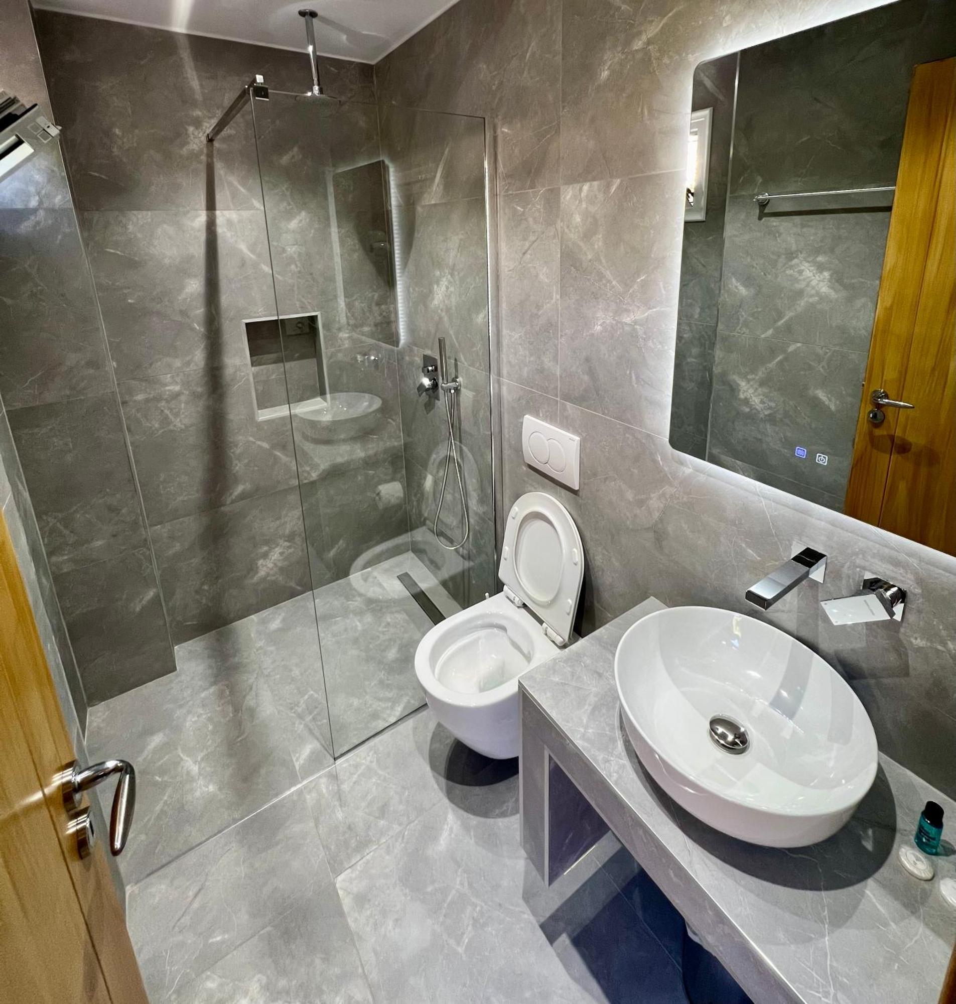 Karos Hotel Llaman ฮีมาเรอ ภายนอก รูปภาพ