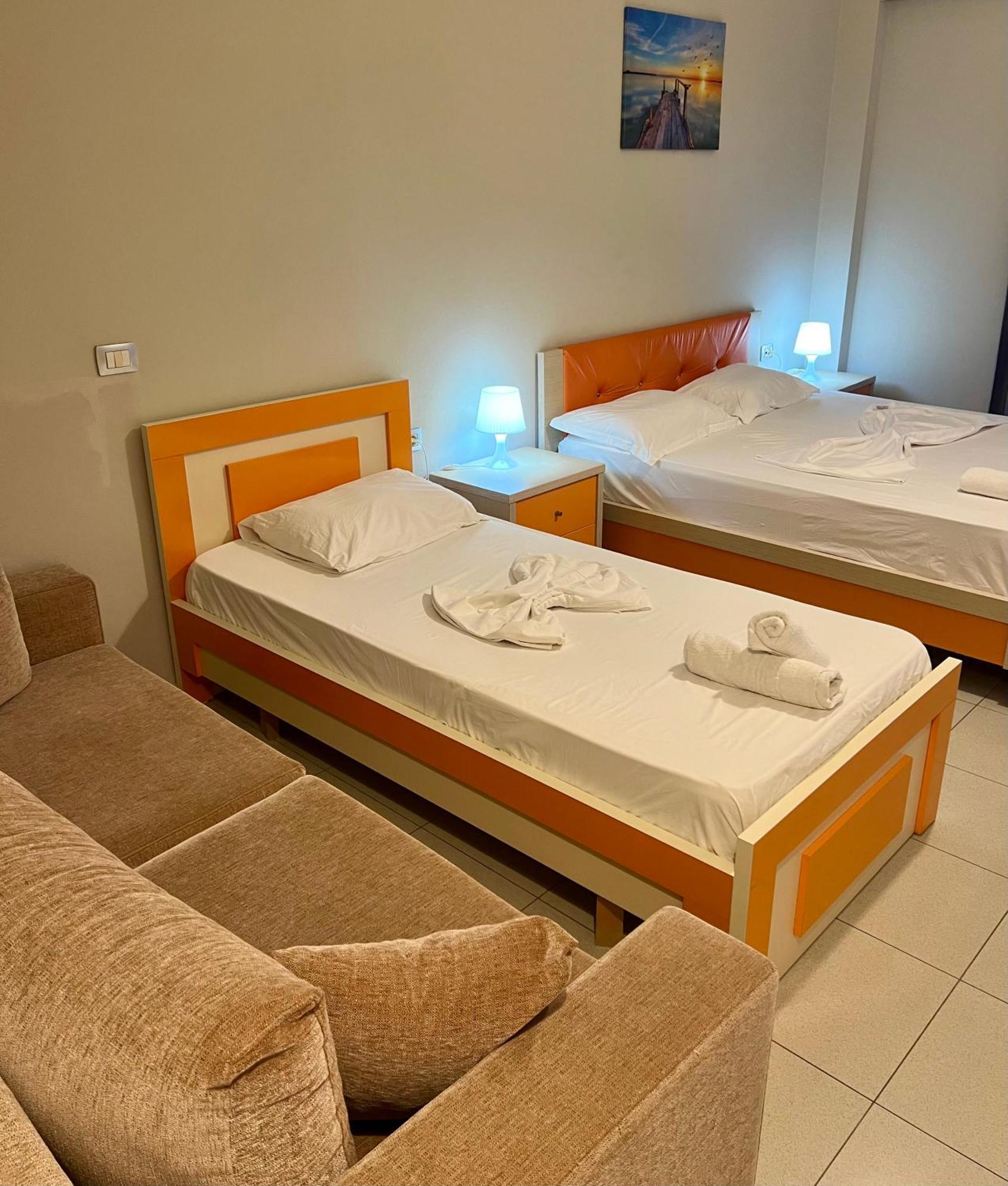 Karos Hotel Llaman ฮีมาเรอ ภายนอก รูปภาพ